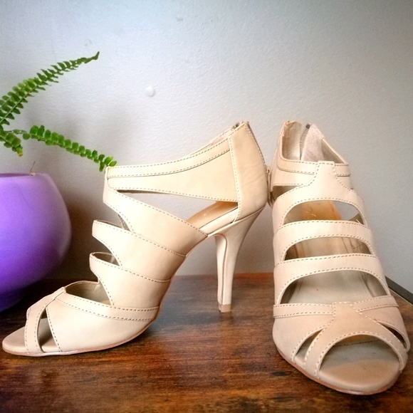 36 Aldo Cutout Nude Heels